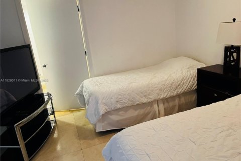 Copropriété à louer à Hallandale Beach, Floride: 3 chambres, 155.61 m2 № 1855382 - photo 16