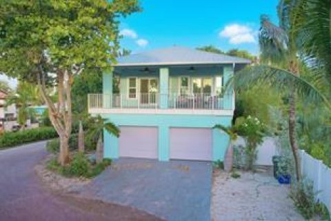 Снять в аренду виллу или дом в Бока-Ратон, Флорида 3 спальни, 181.44м2, № 1210392 - фото 1