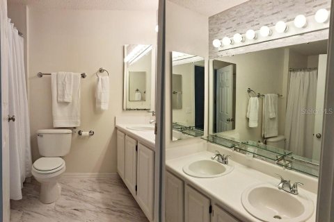Condo in Gainesville, Florida, 1 bedroom  № 2383950 - photo 22