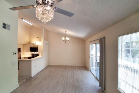 Condo in Gainesville, Florida, 1 bedroom  № 2383950 - photo 5