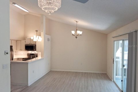 Condo in Gainesville, Florida, 1 bedroom  № 2383950 - photo 13
