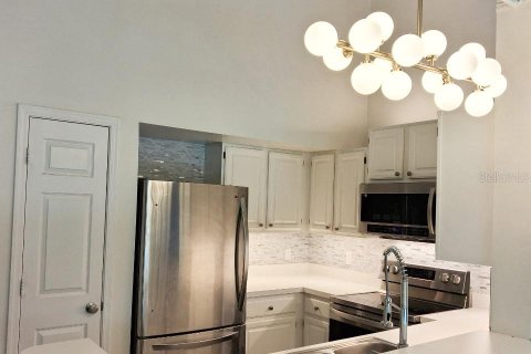 Condo in Gainesville, Florida, 1 bedroom  № 2383950 - photo 9