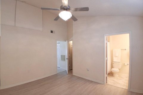 Condo in Gainesville, Florida, 1 bedroom  № 2383950 - photo 19