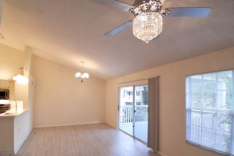 Condo in Gainesville, Florida, 1 bedroom  № 2383950 - photo 12