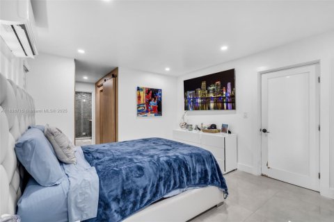 Casa en venta en Hialeah, Florida, 3 dormitorios, 106.74 m2 № 1823870 - foto 19