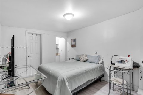 Casa en venta en Hialeah, Florida, 3 dormitorios, 106.74 m2 № 1823870 - foto 24
