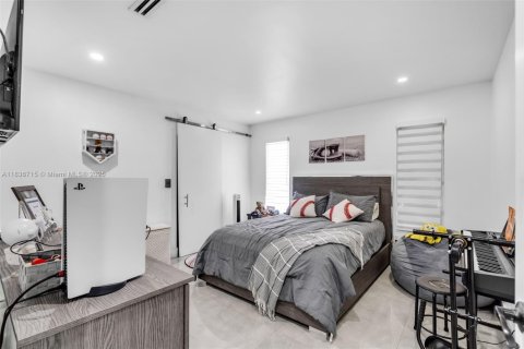 Casa en venta en Hialeah, Florida, 3 dormitorios, 106.74 m2 № 1823870 - foto 15