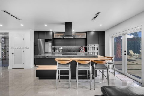 Casa en venta en Hialeah, Florida, 3 dormitorios, 106.74 m2 № 1823870 - foto 11