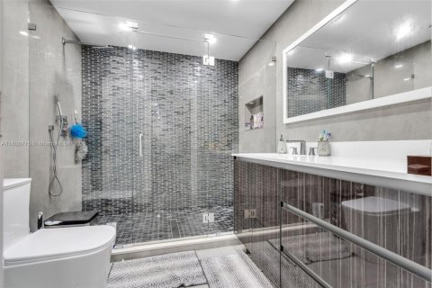 Casa en venta en Hialeah, Florida, 3 dormitorios, 106.74 m2 № 1823870 - foto 22