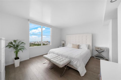 Condo in Miami Beach, Florida, 2 bedrooms  № 1944099 - photo 14