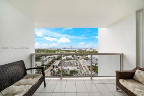 Condo in Miami Beach, Florida, 2 bedrooms  № 1944099 - photo 9