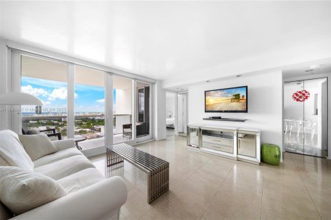 Condo in Miami Beach, Florida, 2 bedrooms  № 1944099 - photo 5