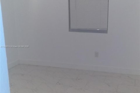 Villa ou maison à louer à West Palm Beach, Floride: 3 chambres, 94.76 m2 № 1941096 - photo 15