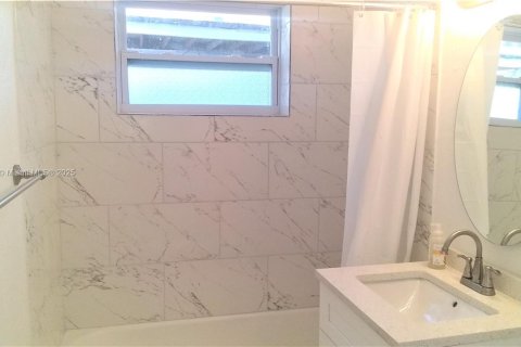 Villa ou maison à louer à West Palm Beach, Floride: 3 chambres, 94.76 m2 № 1941096 - photo 22