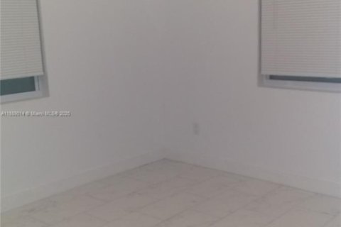 Villa ou maison à louer à West Palm Beach, Floride: 3 chambres, 94.76 m2 № 1941096 - photo 16