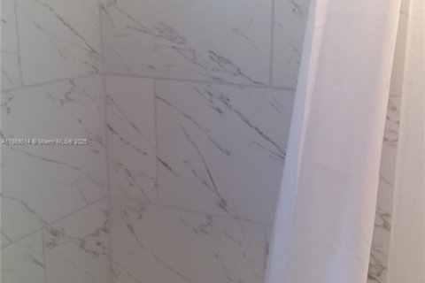 Villa ou maison à louer à West Palm Beach, Floride: 3 chambres, 94.76 m2 № 1941096 - photo 23