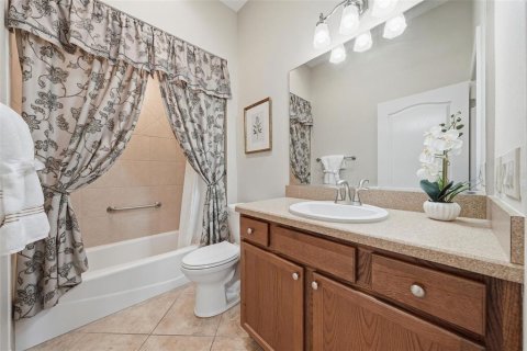 House in The Villages, Florida 3 bedrooms, 180.51 sq.m. № 2391490 - photo 26