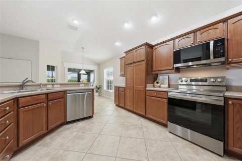 House in The Villages, Florida 3 bedrooms, 180.51 sq.m. № 2391490 - photo 11