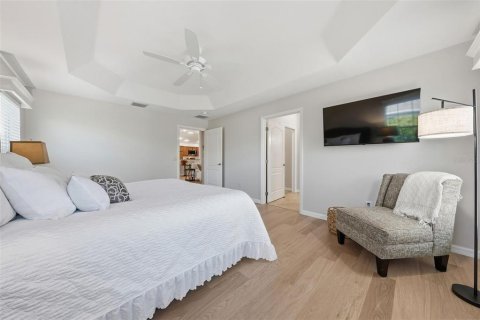 House in The Villages, Florida 3 bedrooms, 180.51 sq.m. № 2391490 - photo 15