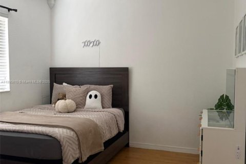 Снять в аренду таунхаус в Дорал, Флорида 3 спальни, 135.82м2, № 1950242 - фото 13