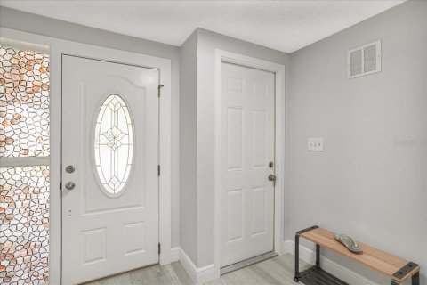 House in New Port Richey, Florida 2 bedrooms, 142.6 sq.m. № 1655029 - photo 6