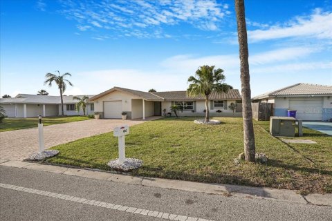 House in New Port Richey, Florida 2 bedrooms, 142.6 sq.m. № 1655029 - photo 2