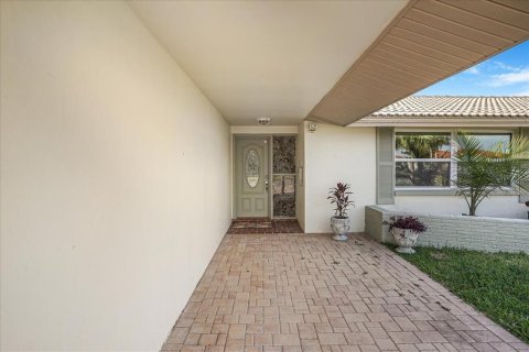 House in New Port Richey, Florida 2 bedrooms, 142.6 sq.m. № 1655029 - photo 4