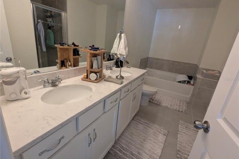 Townhouse in Windermere, Florida 3 bedrooms, 144.56 sq.m. № 2379671 - photo 12