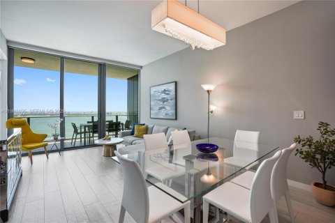 Снять в аренду кондоминиум в Майами, Флорида 2 спальни, 98.2м2, № 2046392 - фото 3