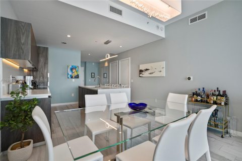 Снять в аренду кондоминиум в Майами, Флорида 2 спальни, 98.2м2, № 2046392 - фото 24