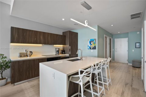 Снять в аренду кондоминиум в Майами, Флорида 2 спальни, 98.2м2, № 2046392 - фото 18