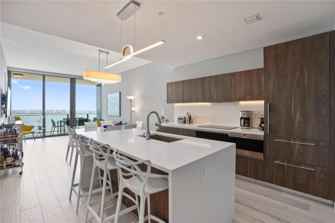 Снять в аренду кондоминиум в Майами, Флорида 2 спальни, 98.2м2, № 2046392 - фото 17