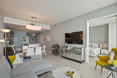 Снять в аренду кондоминиум в Майами, Флорида 2 спальни, 98.2м2, № 2046392 - фото 22