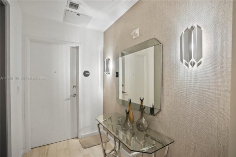 Снять в аренду кондоминиум в Майами, Флорида 2 спальни, 98.2м2, № 2046392 - фото 13