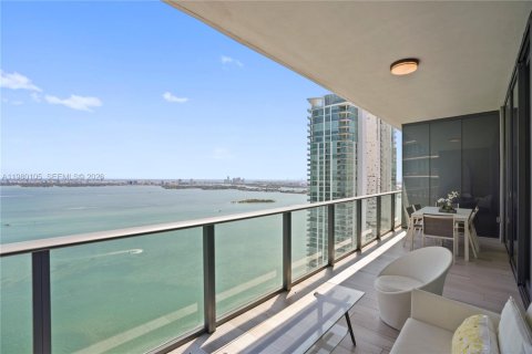 Кондоминиум с 2 спальнями в Майами, Флорида № 2046392