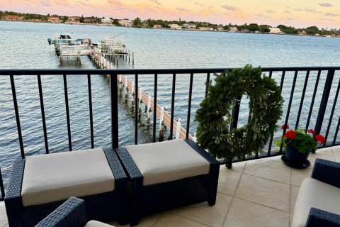 Condo à Lantana, Floride, 2 chambres  № 2087757