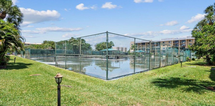 Condo in West Palm Beach, Florida, 3 bedrooms № 1172461