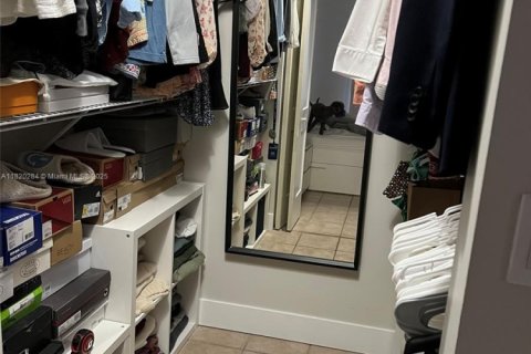 Adosado en venta en Miami, Florida, 1 dormitorio, 64.47 m2 № 1784058 - foto 18