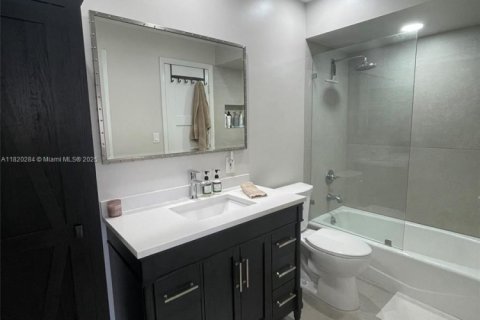 Adosado en venta en Miami, Florida, 1 dormitorio, 64.47 m2 № 1784058 - foto 13