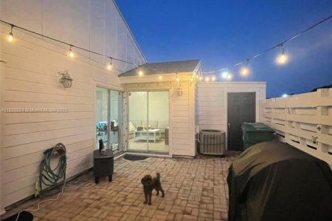 Adosado en venta en Miami, Florida, 1 dormitorio, 64.47 m2 № 1784058 - foto 20