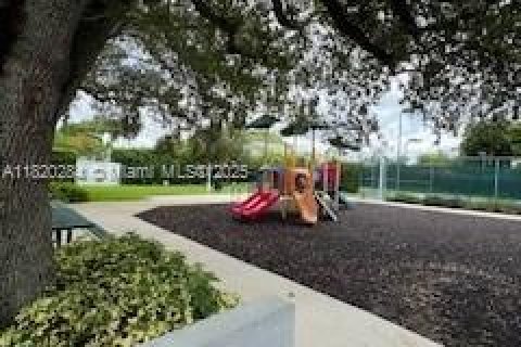 Adosado en venta en Miami, Florida, 1 dormitorio, 64.47 m2 № 1784058 - foto 25