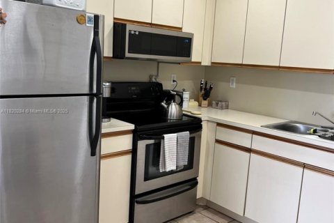 Adosado en venta en Miami, Florida, 1 dormitorio, 64.47 m2 № 1784058 - foto 9