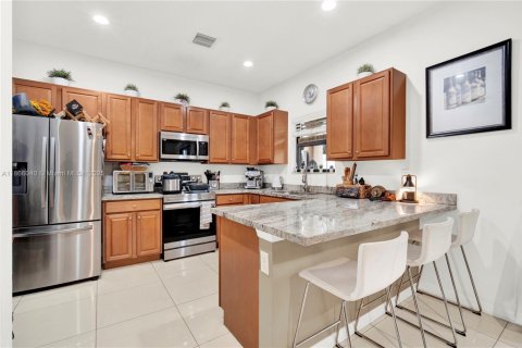 House in Miami, Florida 4 bedrooms, 195.56 sq.m. № 1897188 - photo 13