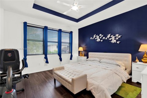 House in Miami, Florida 4 bedrooms, 195.56 sq.m. № 1897188 - photo 26