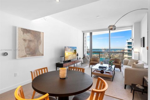 Condo in Miami Beach, Florida, 1 bedroom № 2008898 - photo 8