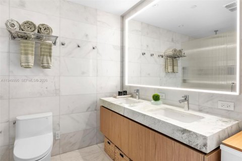 Condo in Miami Beach, Florida, 1 bedroom № 2008898 - photo 21