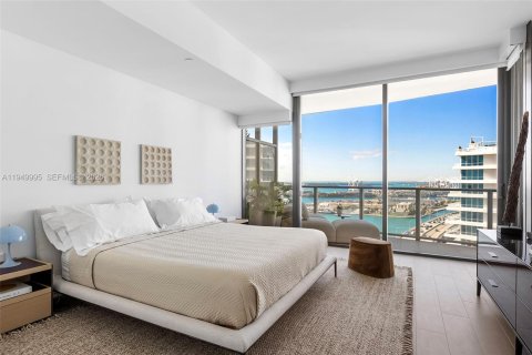 Condo in Miami Beach, Florida, 1 bedroom № 2008898 - photo 16