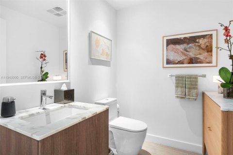 Condo in Miami Beach, Florida, 1 bedroom № 2008898 - photo 20