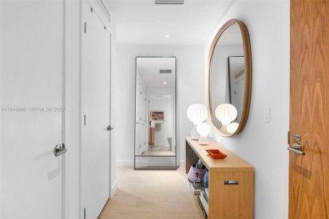 Condo in Miami Beach, Florida, 1 bedroom № 2008898 - photo 13