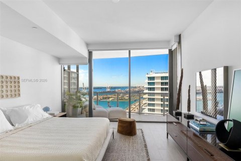 Condo in Miami Beach, Florida, 1 bedroom № 2008898 - photo 18